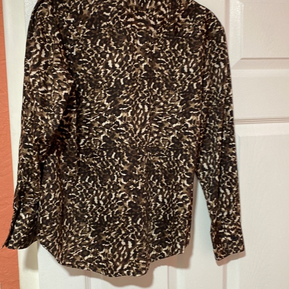 Westbound petite small animal print blouse.   Mint condition. - Picture 5 of 6
